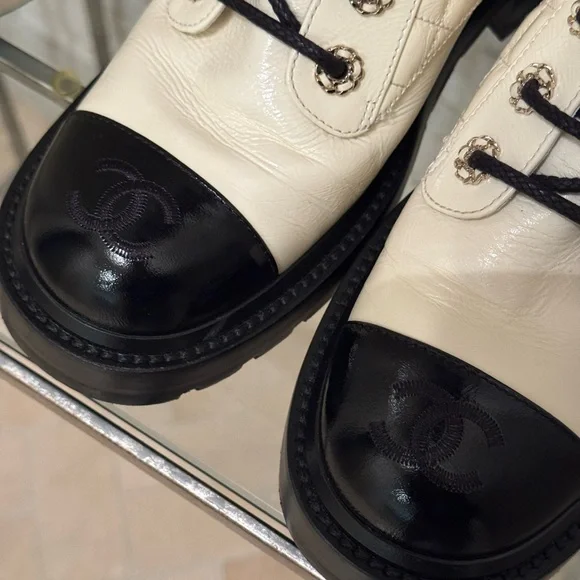 CHANEL COMBAT BOOTS - Picture 6 of 9